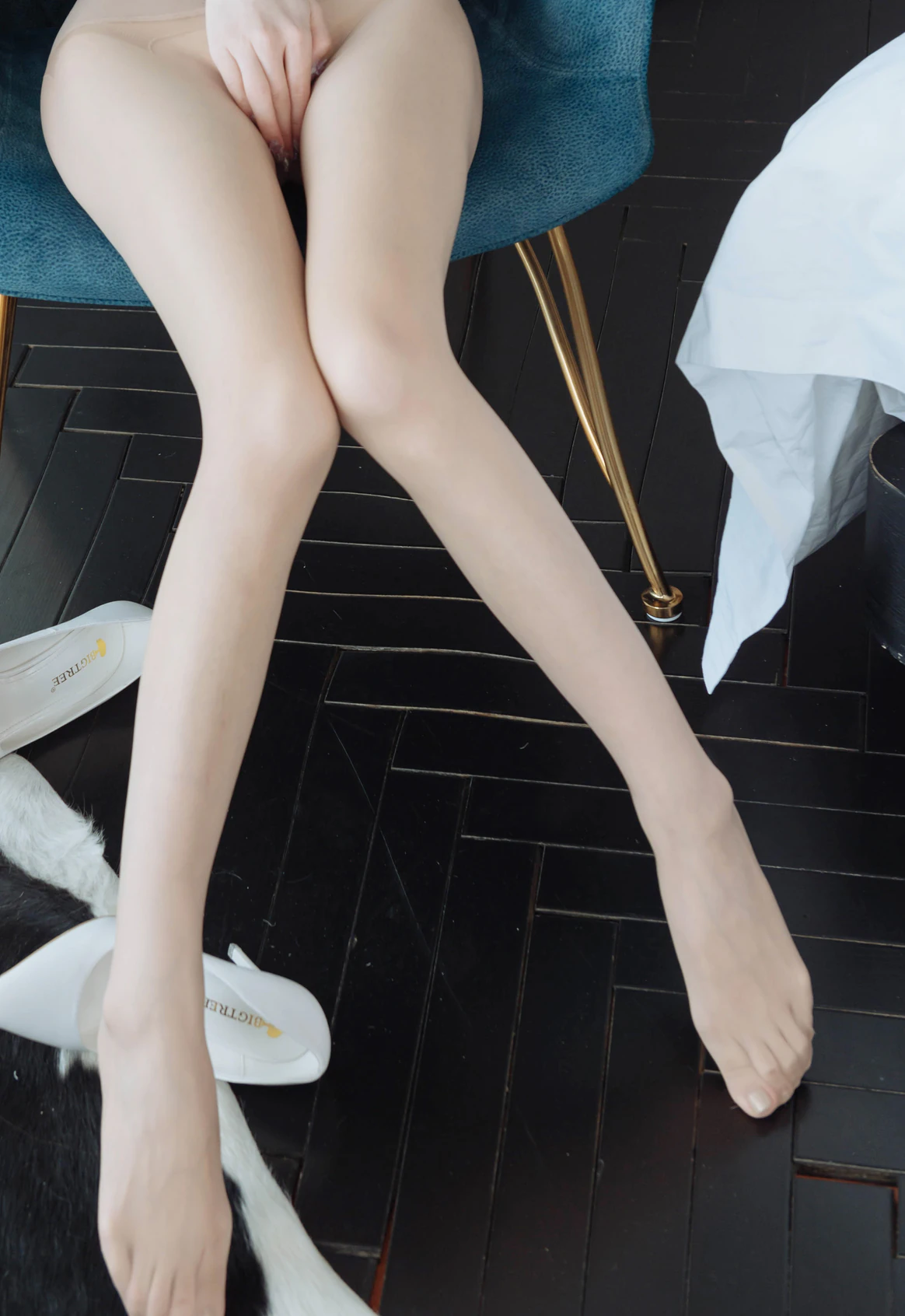 [HuaYang花漾]-第246期圆润酥胸周于希Sandy写真